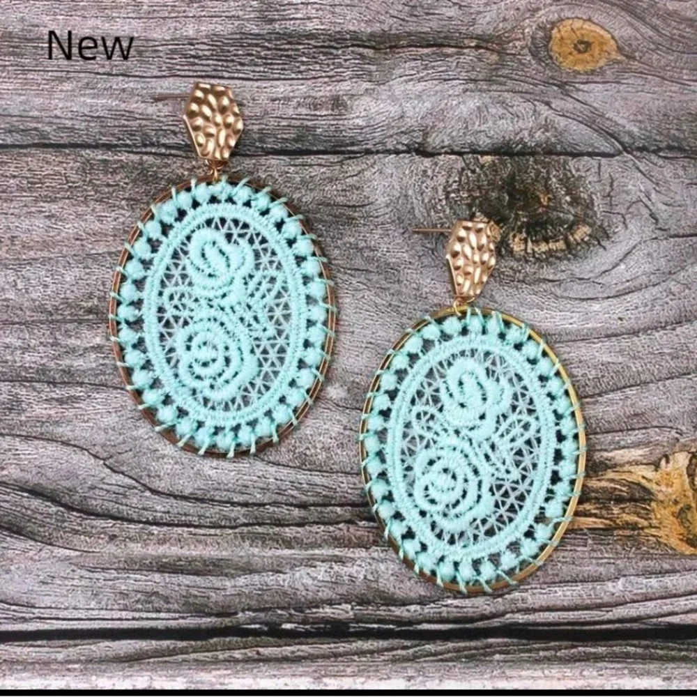 New Country Western boho hipster aqua blue knit lace crochet gold conch earrings